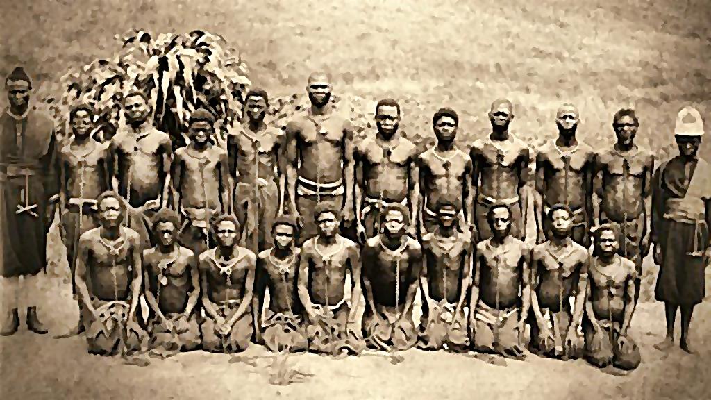 La historia enseña que colonialismo significa masacre y genocidio